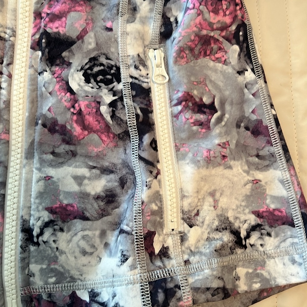 Lululemon Define Jacket - Picture 4 of 8